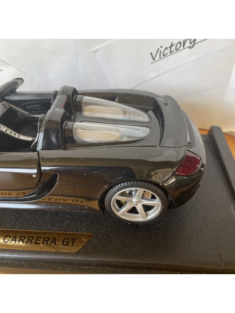 MOTORMAX 1:18 PORSCHE CARRERA GT BLACK - 73163 Die Cast Car Rare with Base